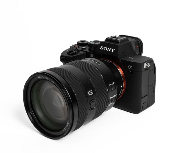 Sony A7 IV + FE 24-105mm f4 Zoom Kit